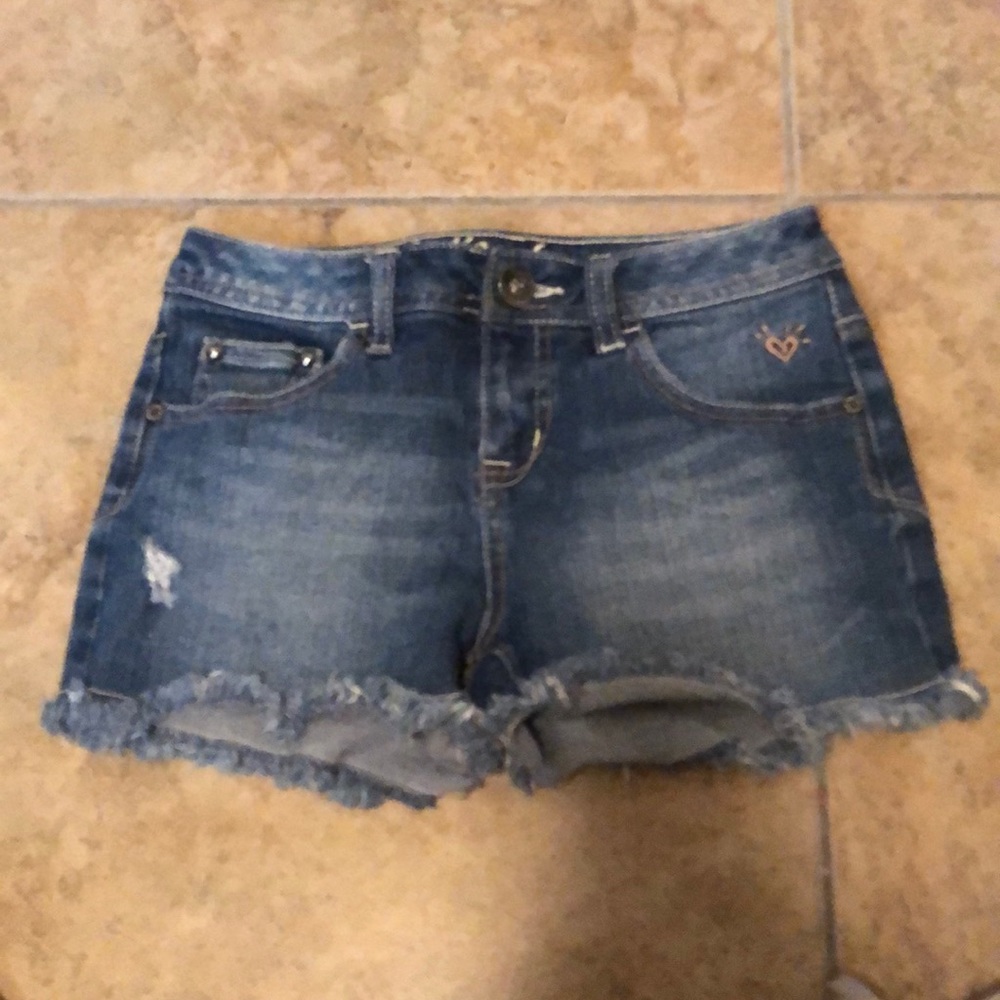 Girls denim shorts.